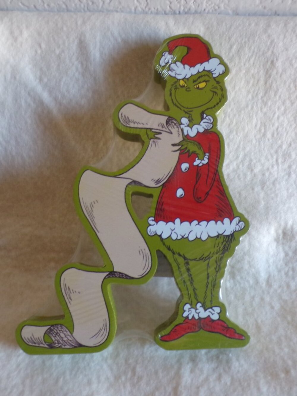 Dr Seuss GRINCH Wooden Decor Christmas Looking over the List New Very Cute